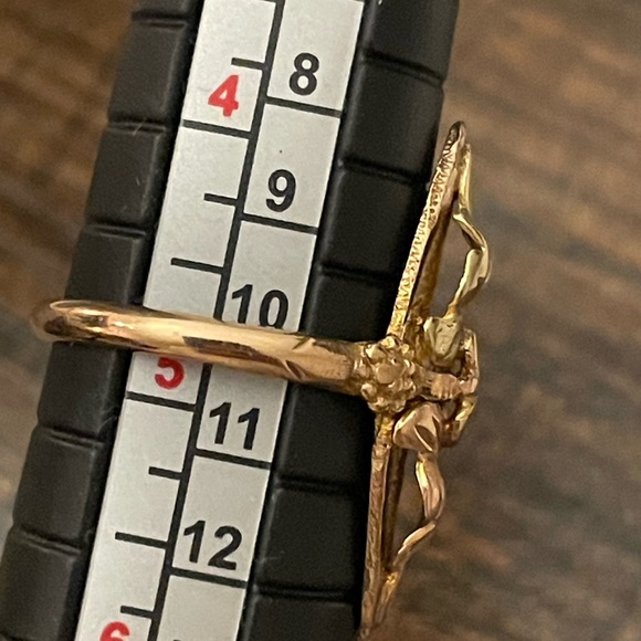 10K solid gold black hills tri color grape leaves navette cocktail pinky ring - Picture 10 of 10